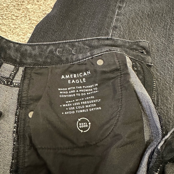 AE Strigid Mom Jean - Picture 7 of 8